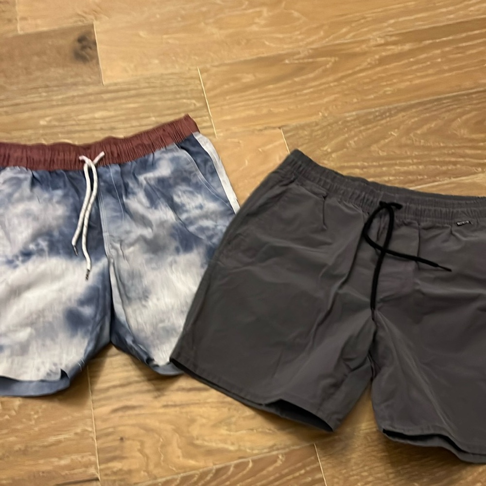 2 pairs of Men’s surf pull on shorts valor and Hurley small